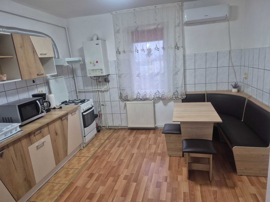Ofer spre vanzare apartament cu 2 camere,situata in Baragan, strada Aleea Margaretelor, Sighișoara,  jud Mureș.