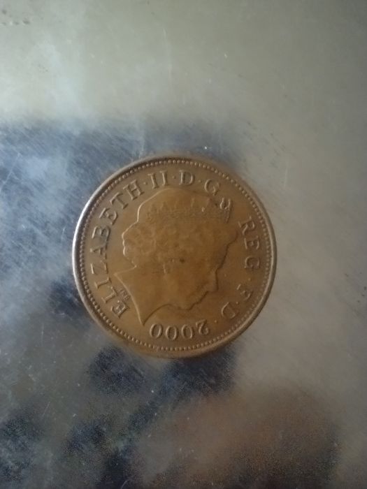 Два пенса с лика на кралица Елизабет II