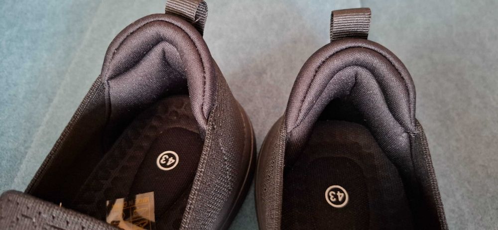 Леки летни мъжки обувки