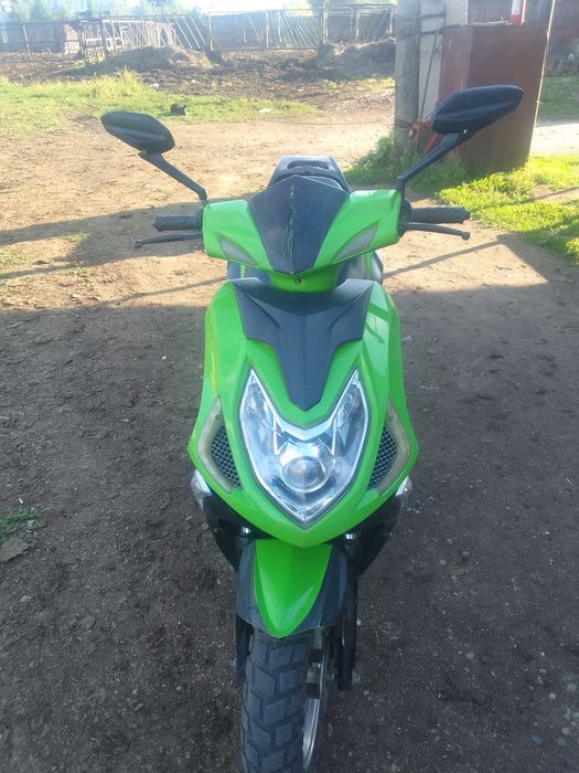 Продам скутер с новым мотором