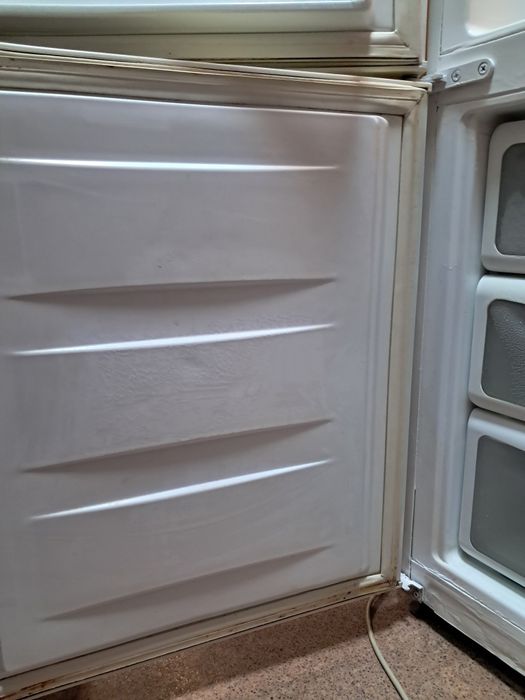 Двухкамерный холодильник LG