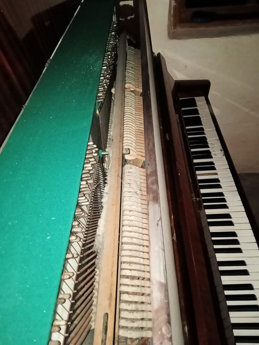 Продам бу пианина.