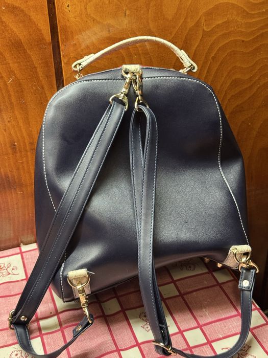 Дамски чанти и раници