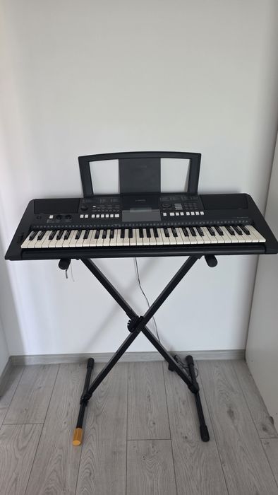Yamaha PSR-E423 -impecabila