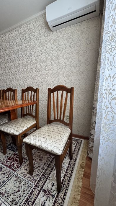 Стол и 12 стульев