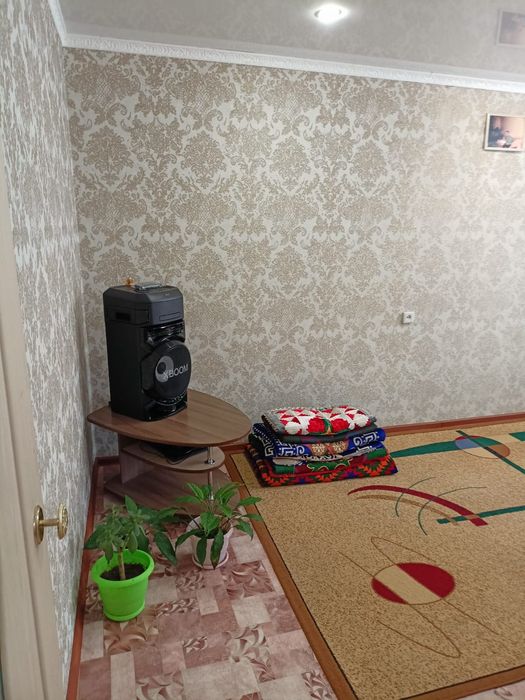 Меняю 2 ком кв на дом