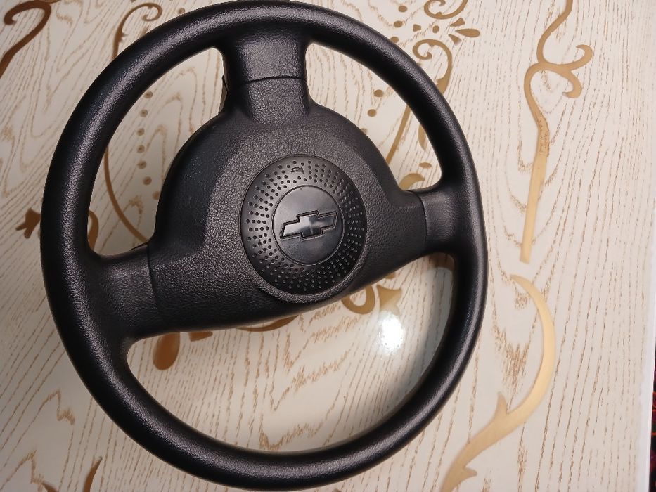 Руль ласетти янги ҳолатда срочна