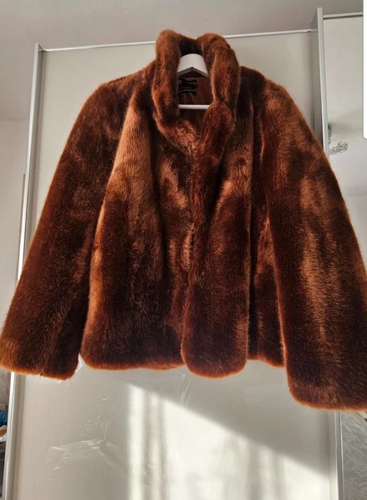Imitatie blana marca Zara