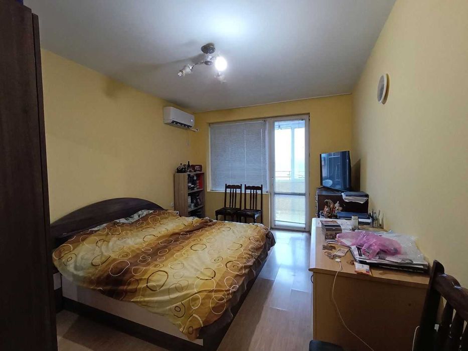 Двустаен апартамент в кв. Колю Фичето