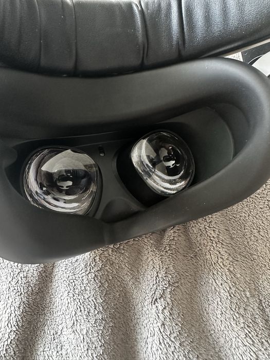 Продам VR-очки Meta Quest 2