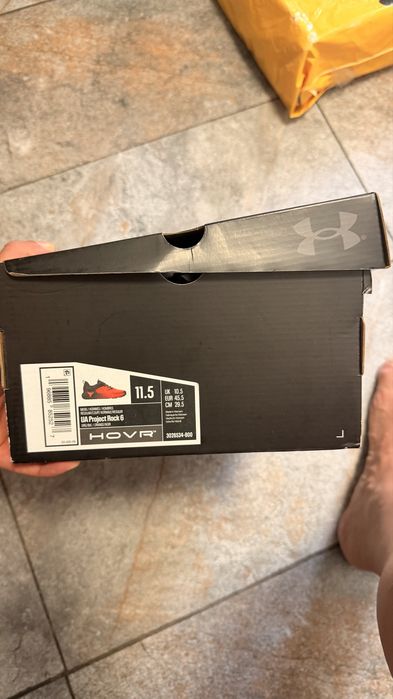 Under armour project rock 6 marimea 45,5 noi nepurtati.