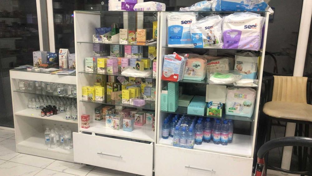 Продается мебель аптечная