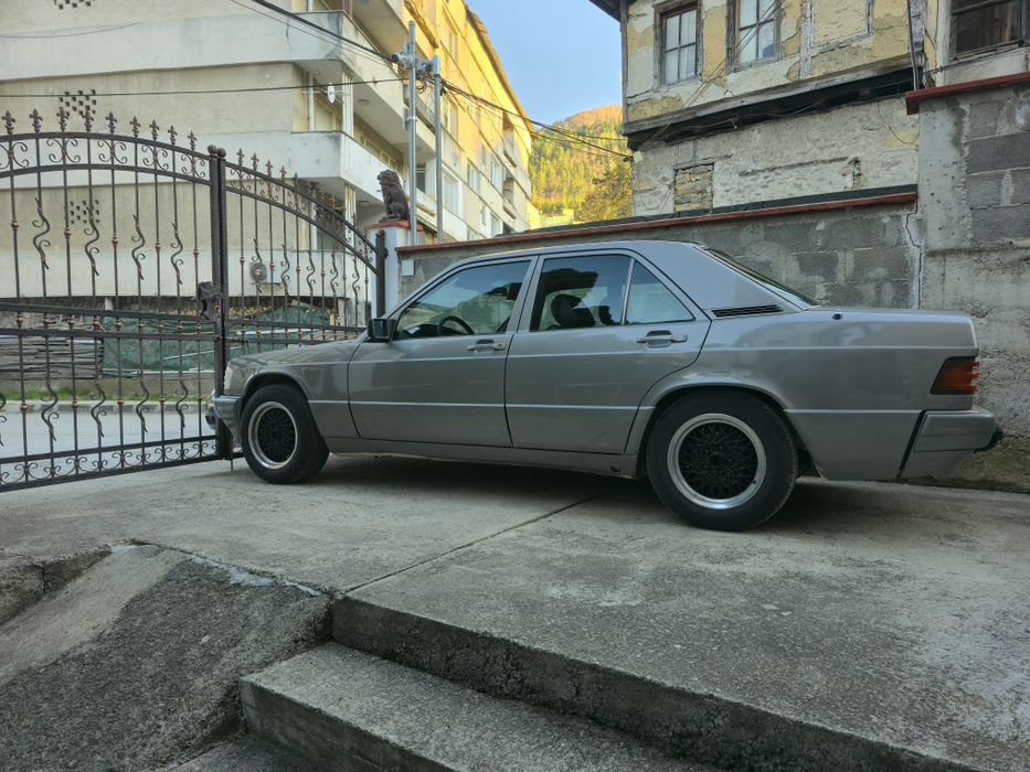 Mercedes 190 d.                                                                                    .