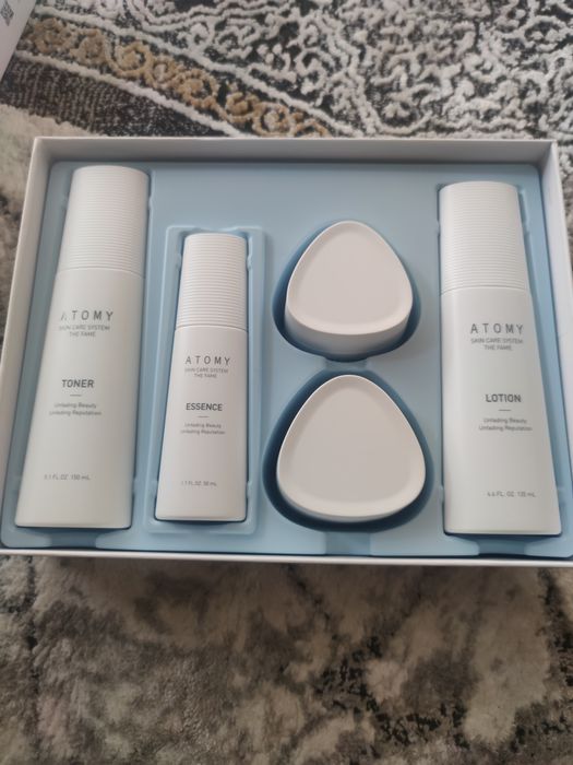 ATOMY омалаживаюший для лица женский и мужскойориотнал карейская