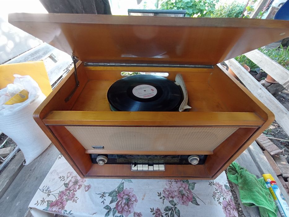 Radio vindage cu pickup darclee 1961 piesa de colecție