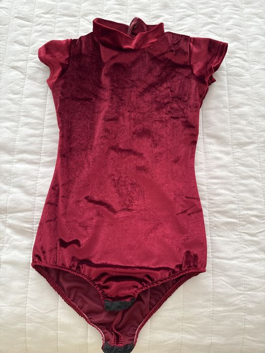 Продам  Рейтинговое  бордовое  платье