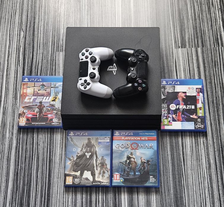 Consola Sony ps 4 pro  + 4 jocuri