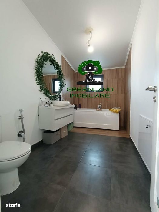Vila 4 camere, 2 bai,154 mp, Semi Mobilata, canalizare, asfalt, Rediu