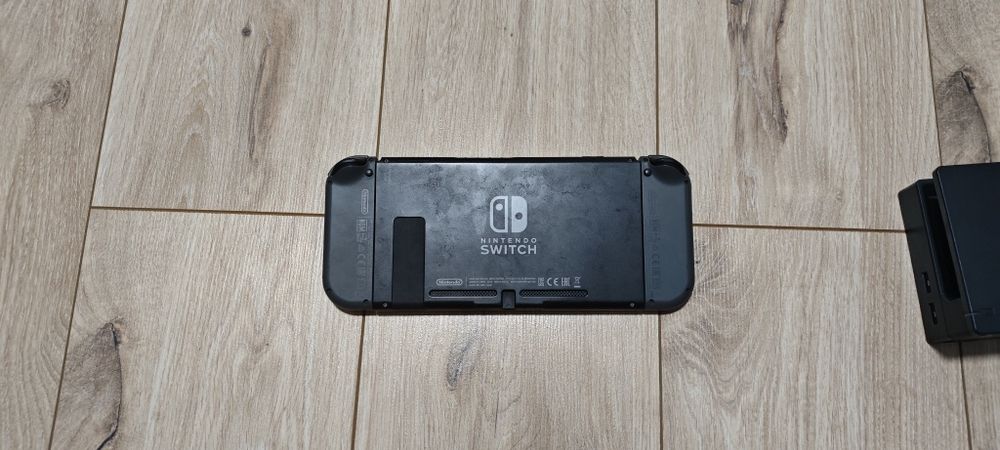 Продаю Nintendo switch
