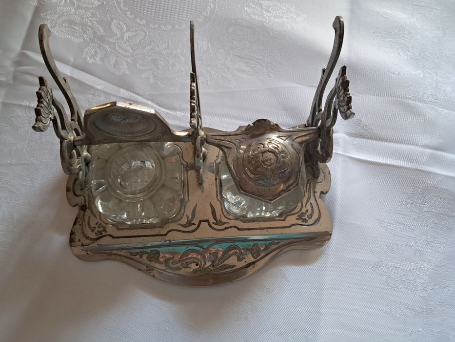 Комплект за писалищна маса.