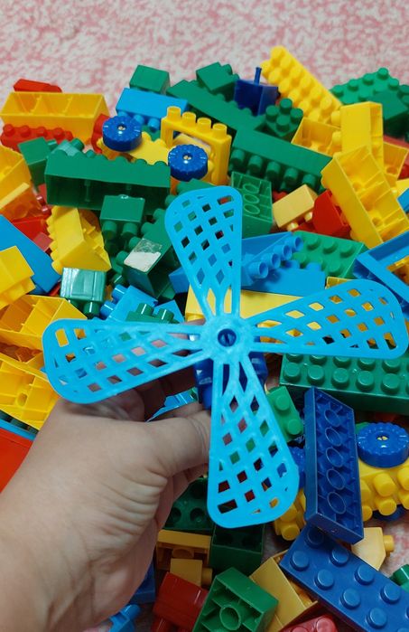 Конструкторы много