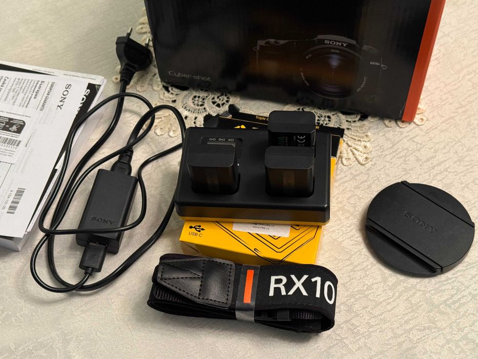 Vând Sony Cyber-shot DSC-RX10 IV Aparat Foto Compact 20.1MP