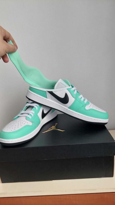 Nike Air Jordan 1 LOW FLYEASE / маратонки зелено с бяло