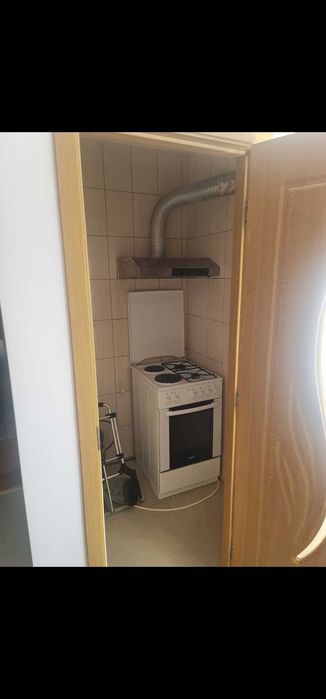 Inchiriez apartament 3 camere zona Decebal