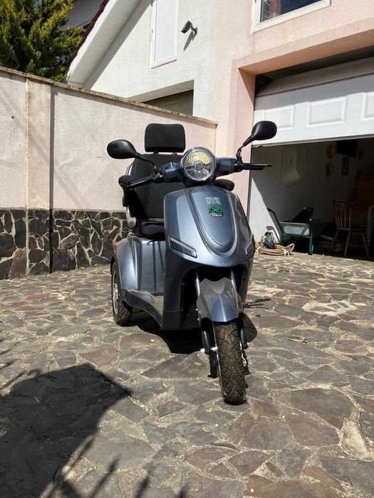 Moped cu 3 roti-L2E