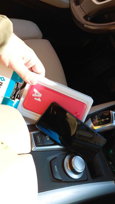 Продавам телефон нови Realme note 70T и батерия преносима