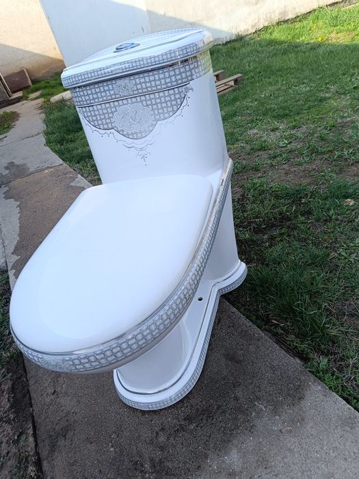 Продам унитаз в хорошем состоянии