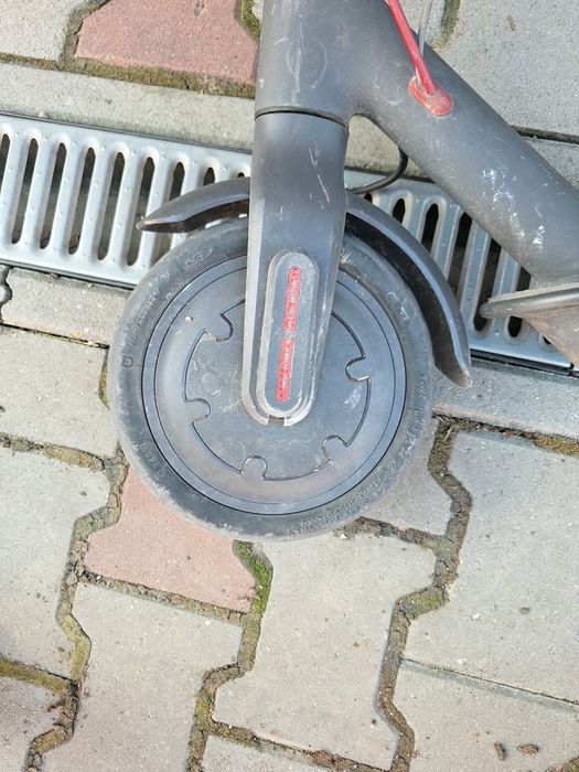 Două Trotinete  electrice