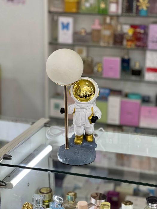 Sovg’aga va uyingiz uchun ideal tanlov bo’lgan chiroyli svetilnik