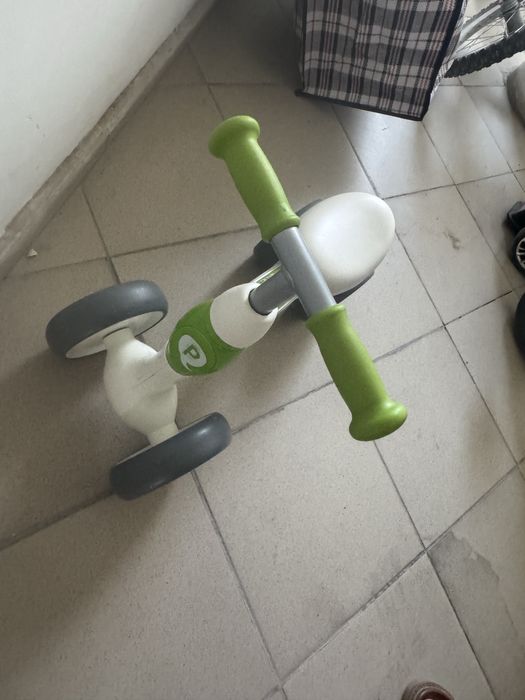 Продаю срочно беговел