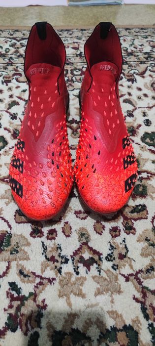 Продам  бутсы  адидас предаторы