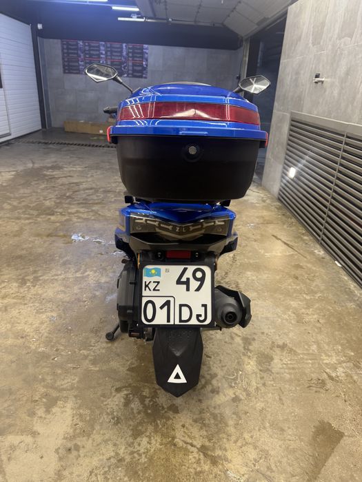 Скутер Benally 200