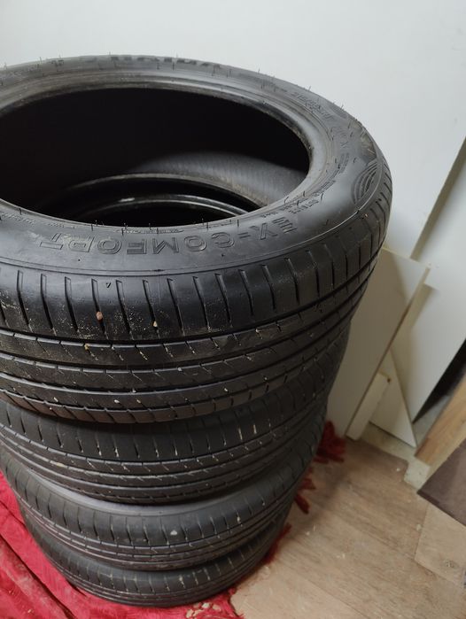 Продам шины на камри