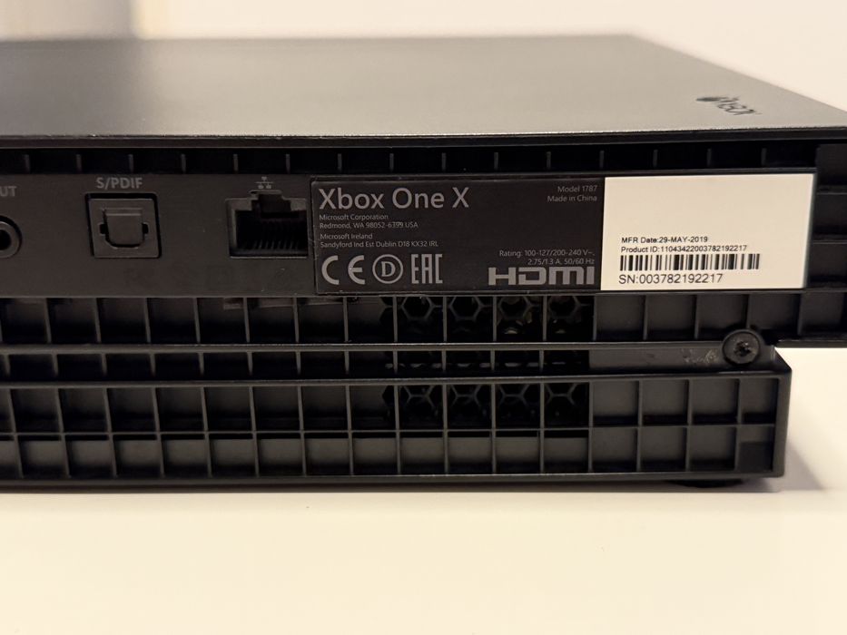 Xbox One X + Display portabil
