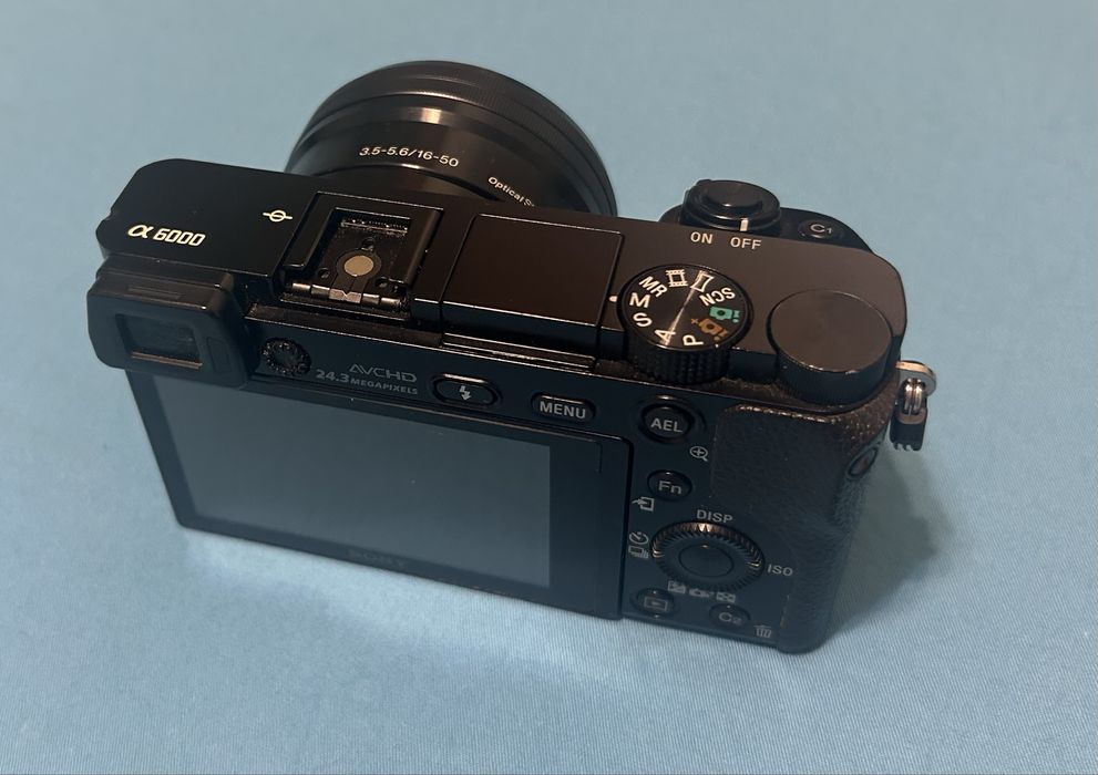 Sony a6000 с китовым объективом