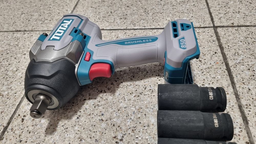 Нов Акумулаторен ударен безчетков гайковерт TOTAL INDUSTRIAL, 1/2", 20