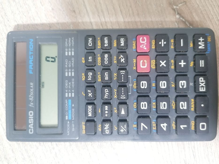 Calculator Casio FX-82 Solar