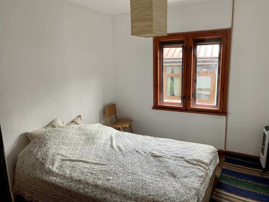 с. Гложене общ.Тетевен обл. Ловеч - къщи с двор