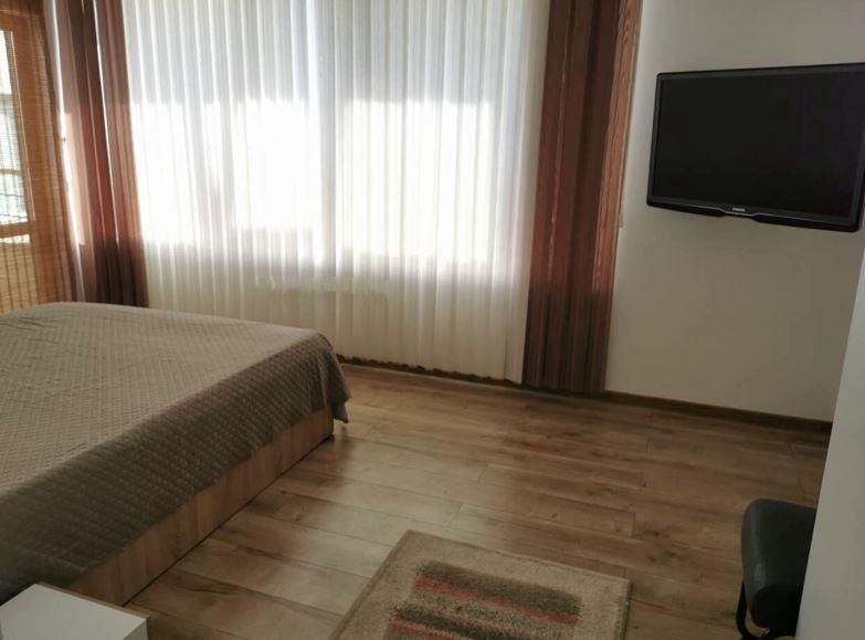 Дава се под наем Къща в Бургас, Сарафово - 200 кв.м за 2600 € - Снимка #3