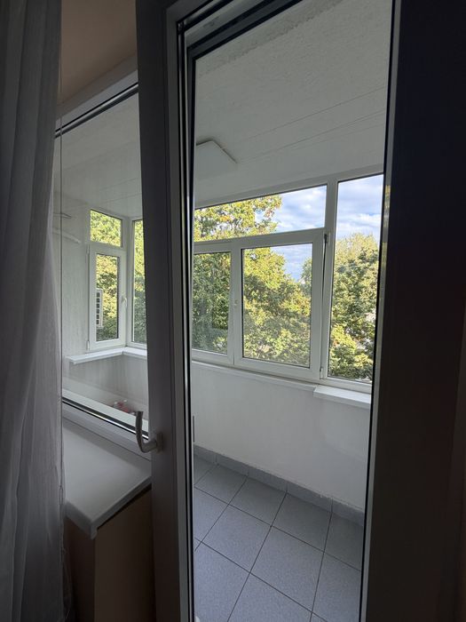 Inchiriez apartament 3 camere