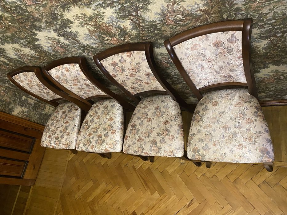 Стулья с мягкой обивкой