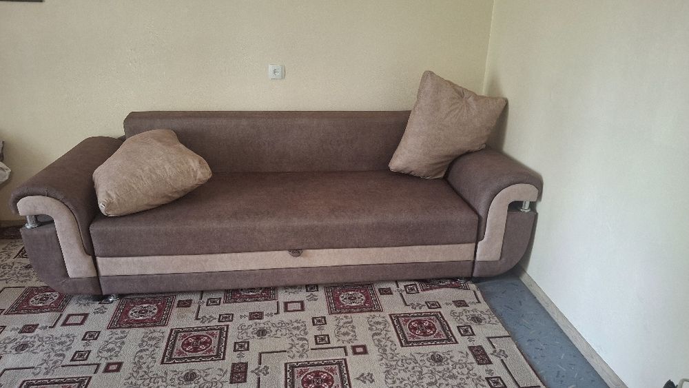 Продам Диван, в очень хорошем состоянии