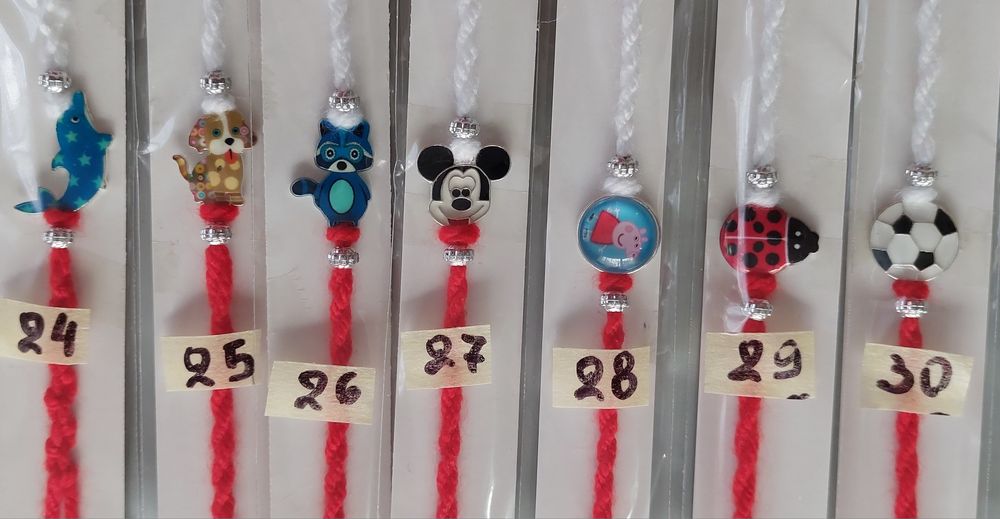 Мартеници на едро