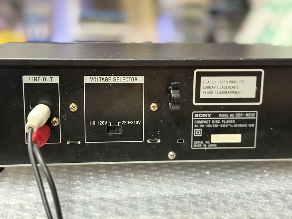 Sony CDP M202  проигрыватель компакт дисков с пультом