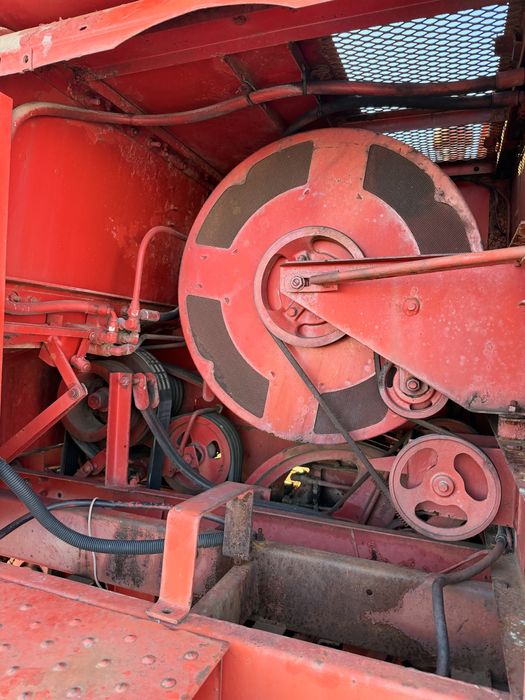 Комбайн Масей Феркюсън