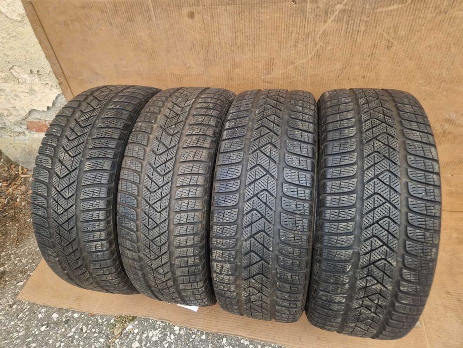 4 Pirelli R19 235/45 зимни гуми runflat DOT3618